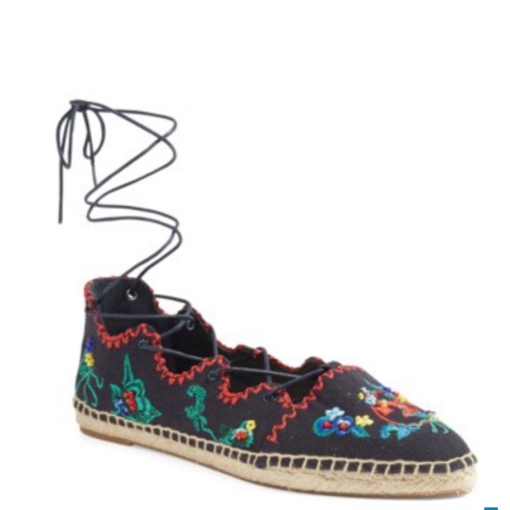 NEW Tory Burch Sonoma  Embroidered Ghillie Flat 6